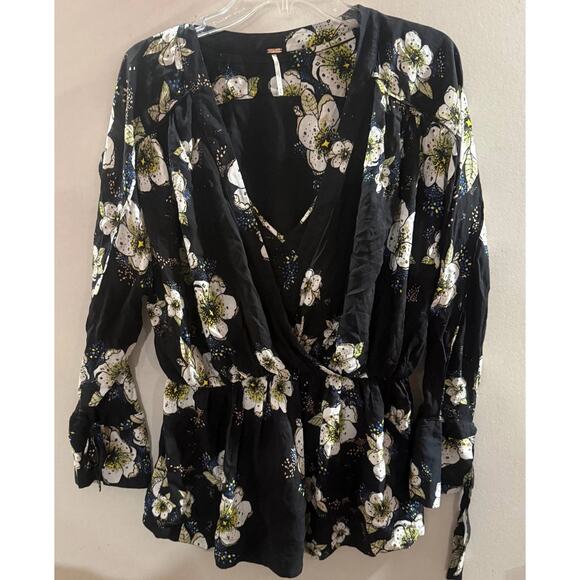 Free People Tops - Free People Blouse Top Womens Small Black Floral Pleated Long Sleeve Wrap V Neck